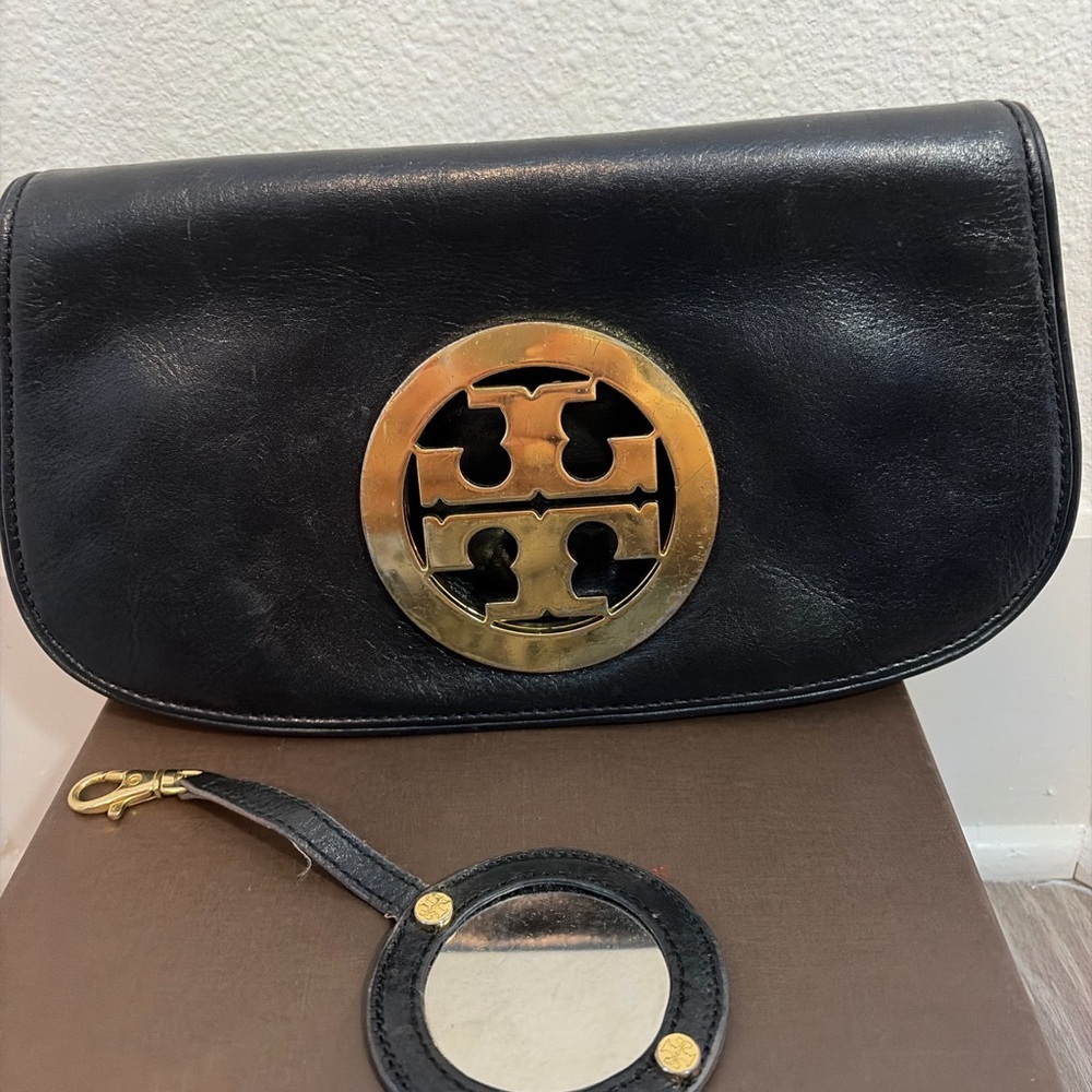 Tory Burch Black Leather Reva Clutch Crossbody Gold Logo - Picture 2 of 6
